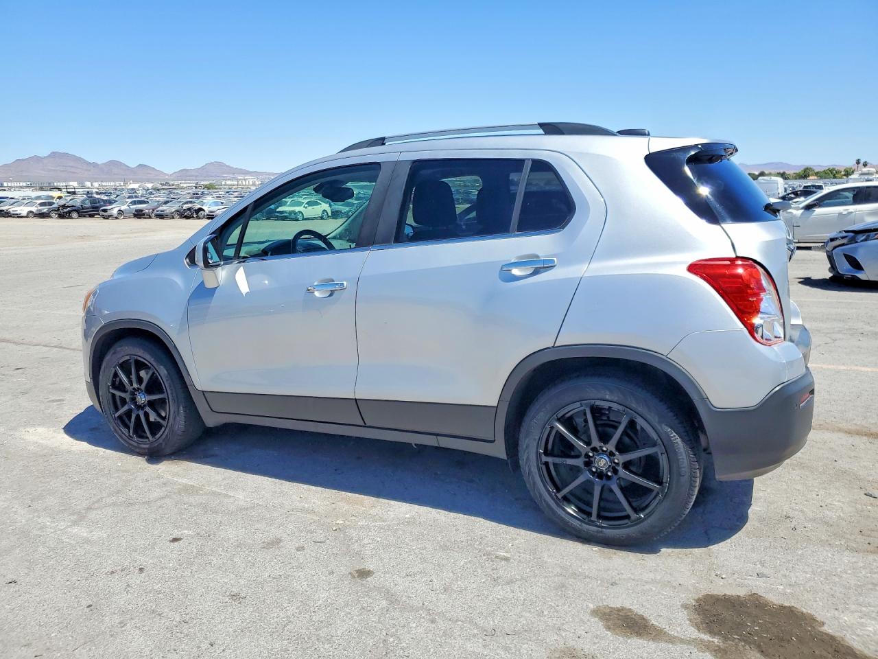 2015 CHEVROLET TRAX LTZ photo 4