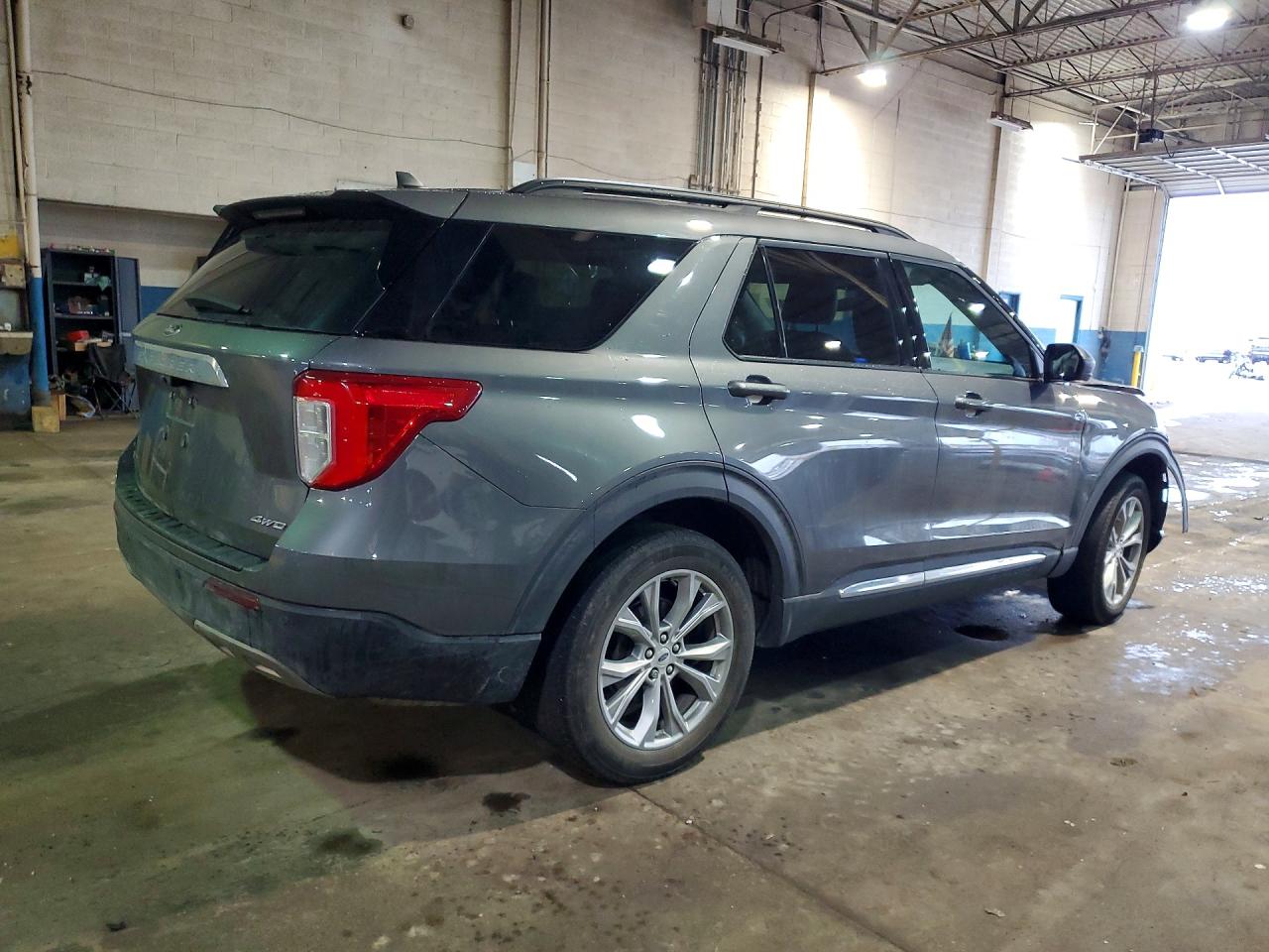 2023 FORD EXPLORER XLT photo 5