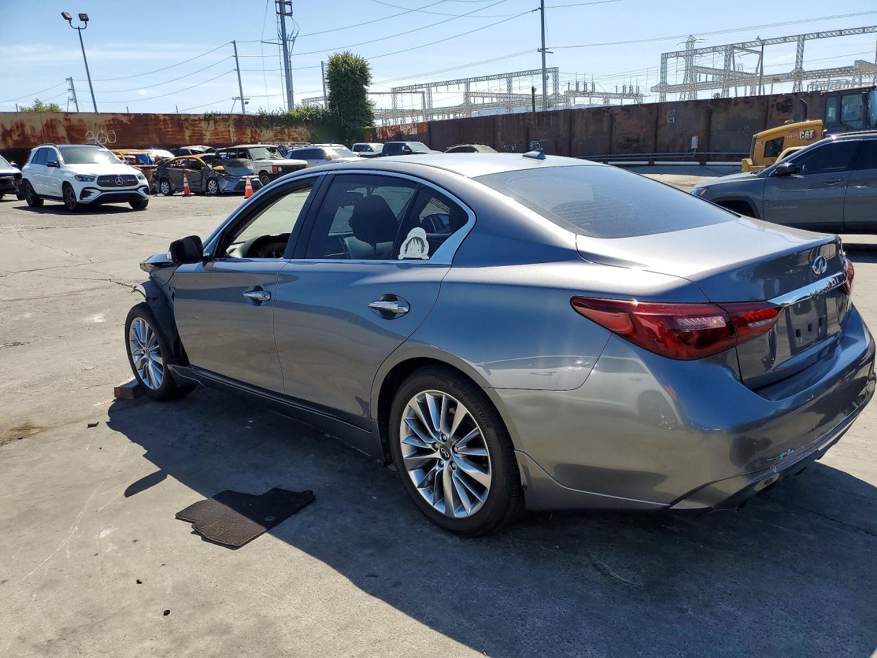 2018 INFINITI Q50 3.0T LUXE photo 3