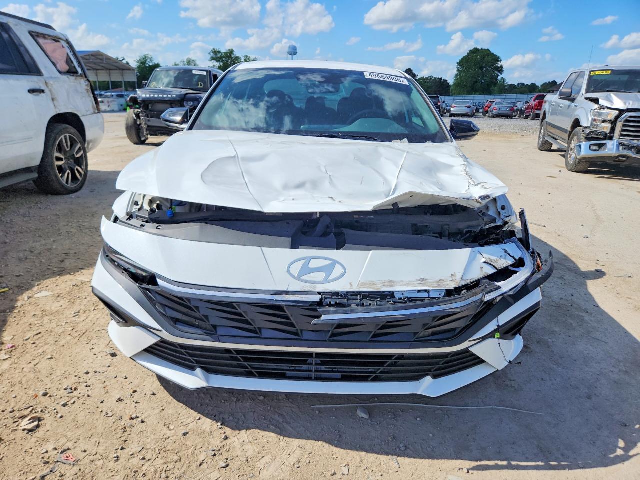 2025 HYUNDAI ELANTRA SEL SPORT photo 13