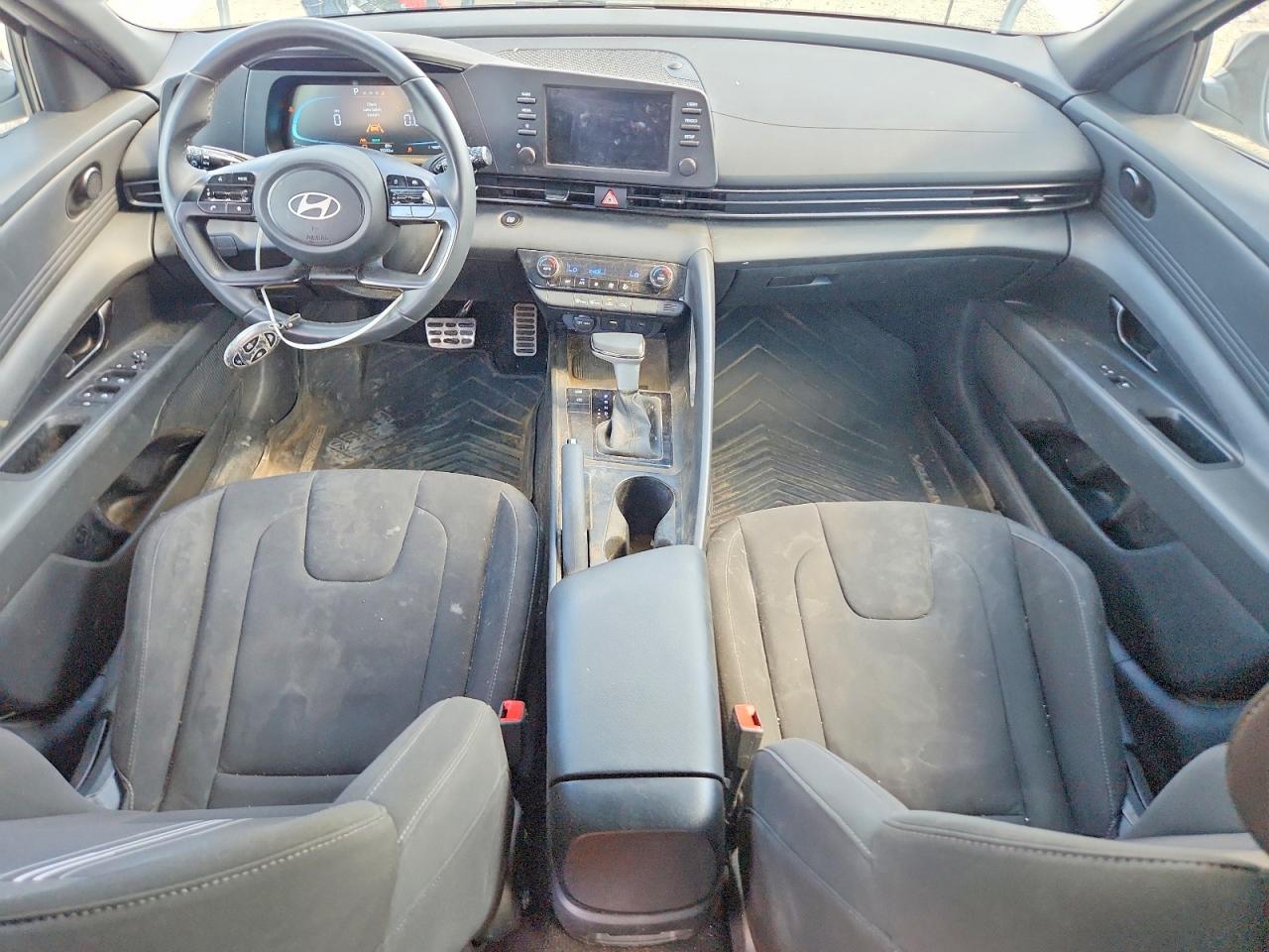 2025 HYUNDAI ELANTRA SEL SPORT photo 22