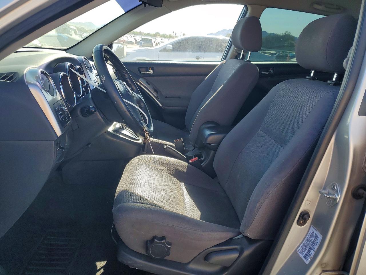 2003 TOYOTA COROLLA MATRIX XR photo 13