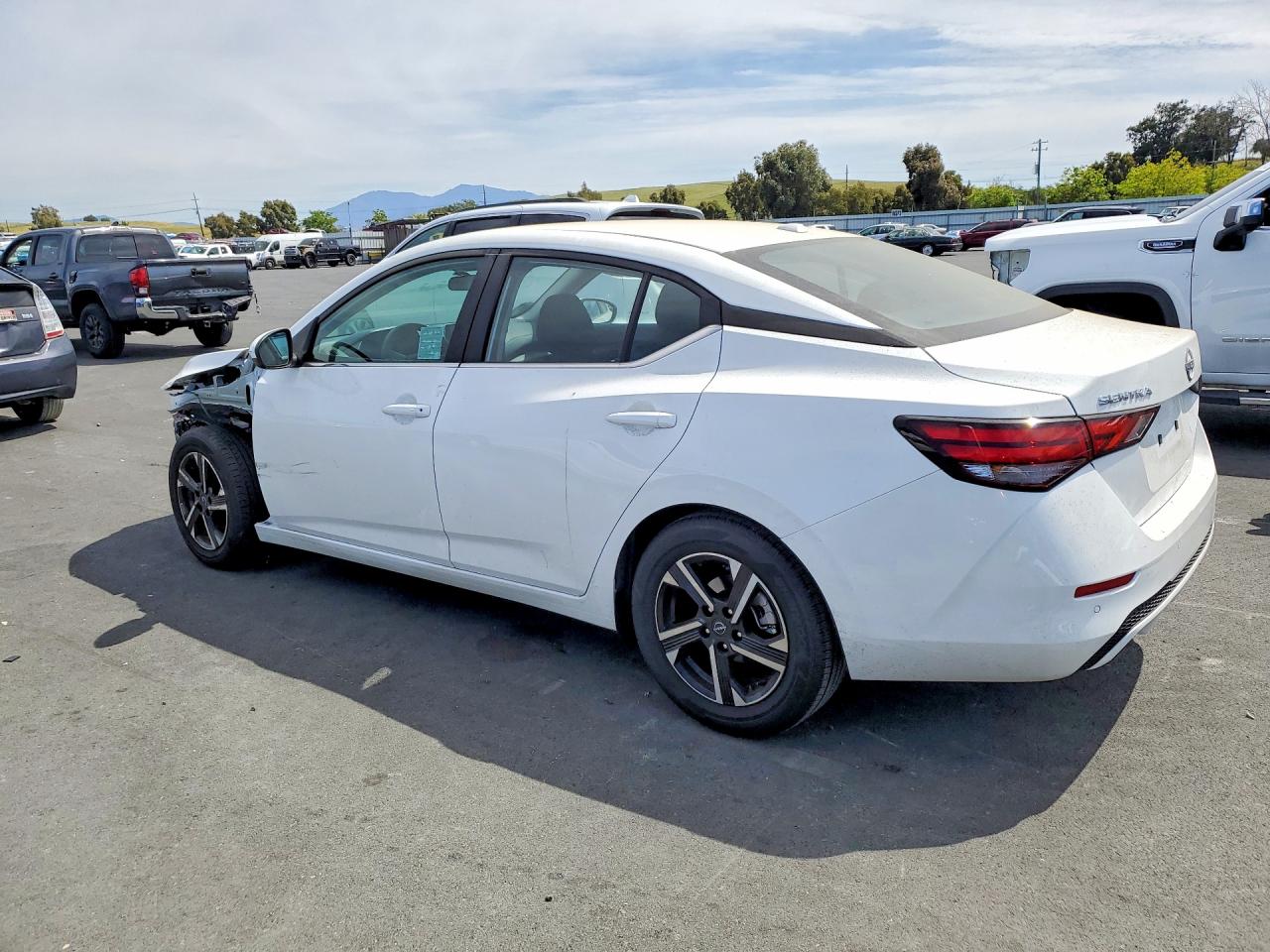 2025 NISSAN SENTRA SV photo 3