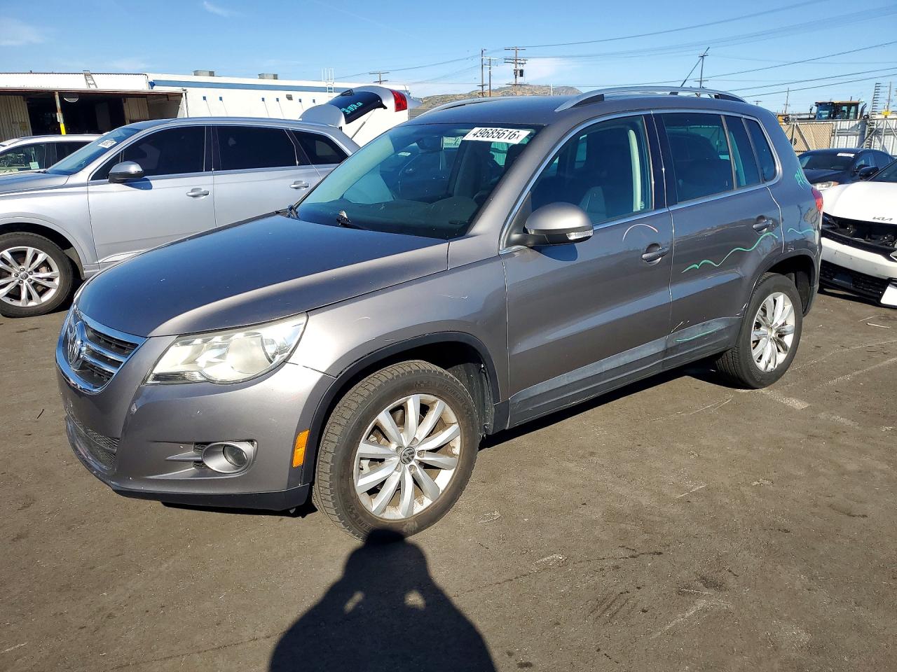 2011 VOLKSWAGEN TIGUAN
