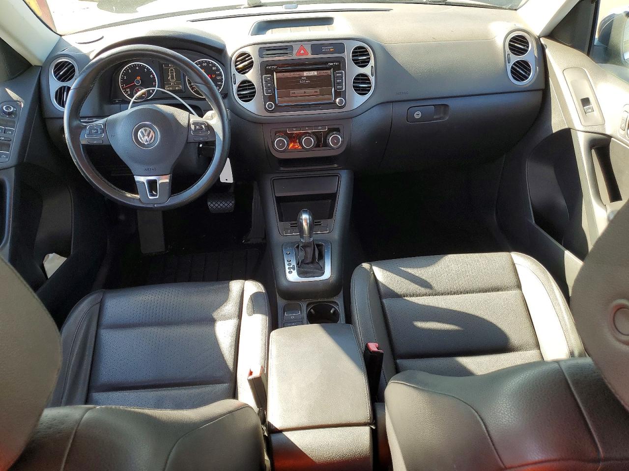 2011 VOLKSWAGEN TIGUAN S photo 22