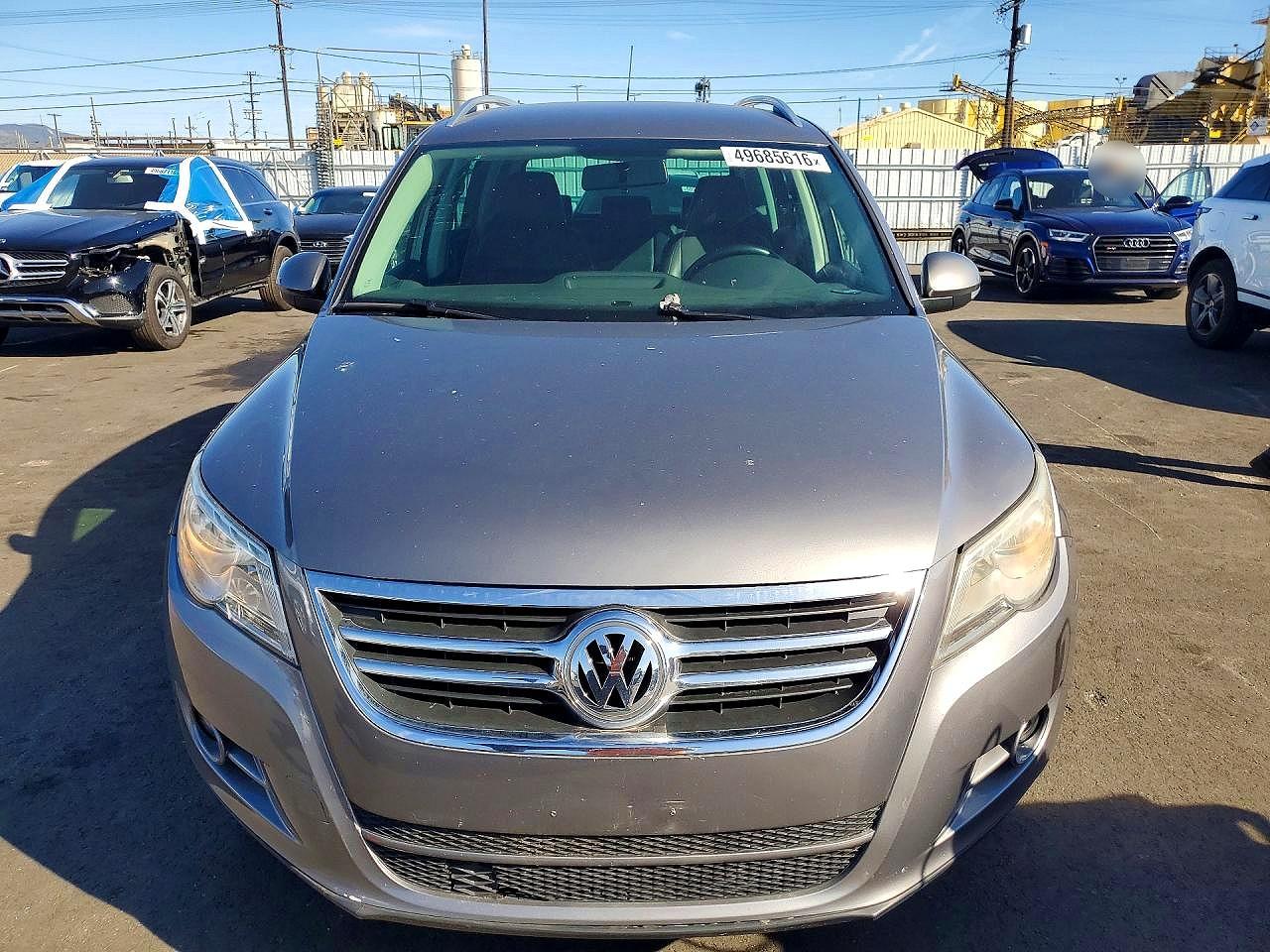 2011 VOLKSWAGEN TIGUAN S photo 13