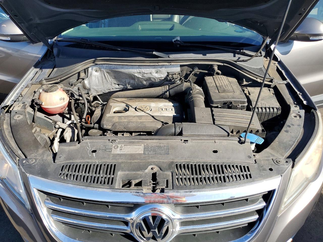 2011 VOLKSWAGEN TIGUAN S photo 34