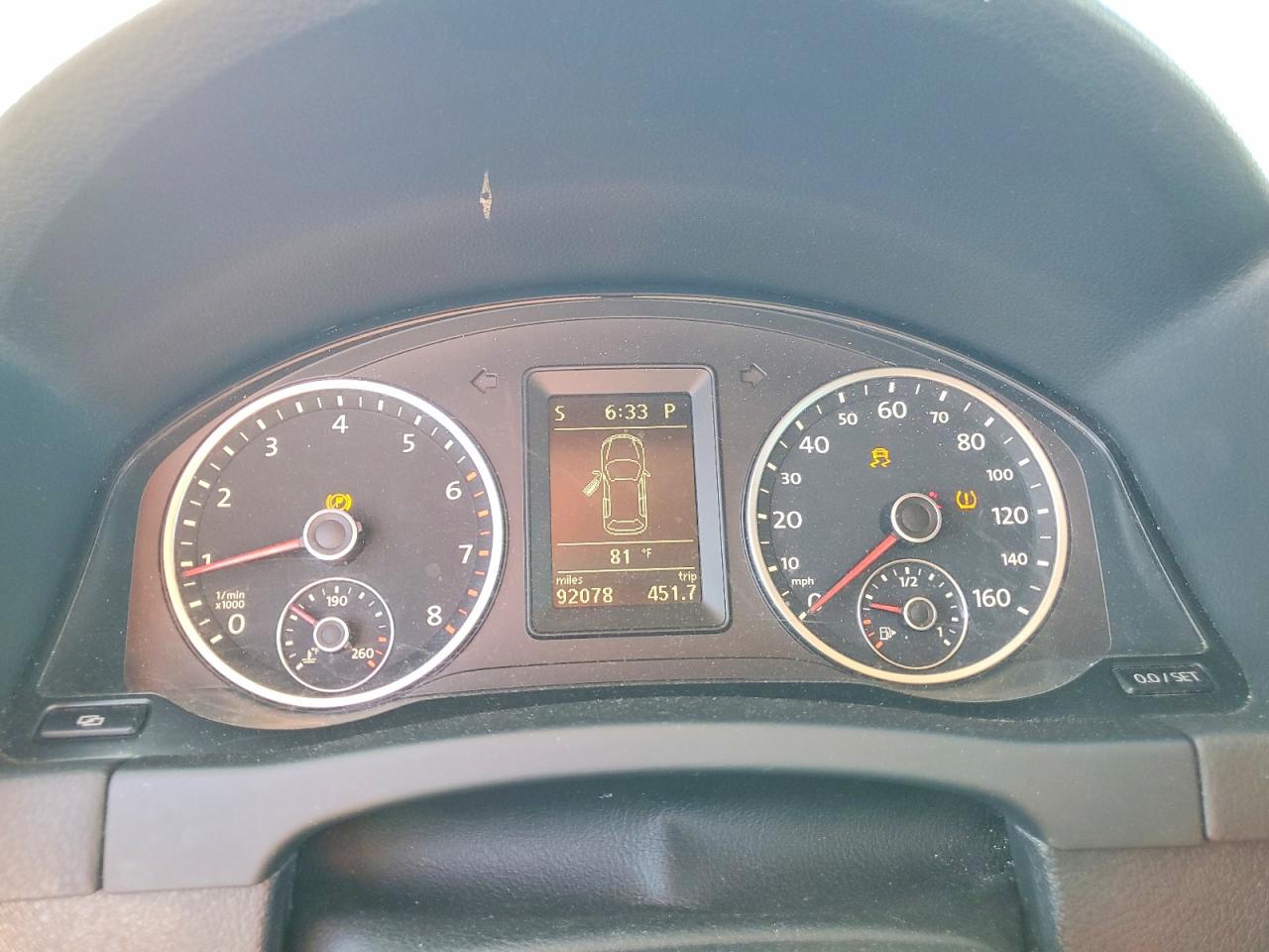 2011 VOLKSWAGEN TIGUAN S photo 25
