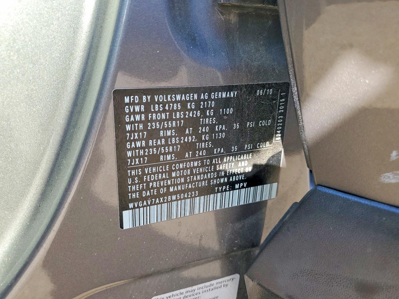 2011 VOLKSWAGEN TIGUAN S photo 37
