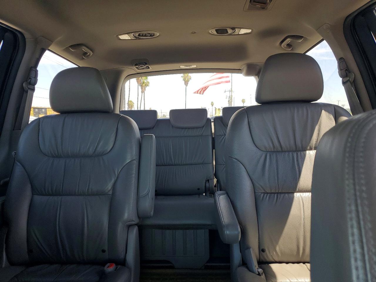 2010 HONDA ODYSSEY TOURING photo 19