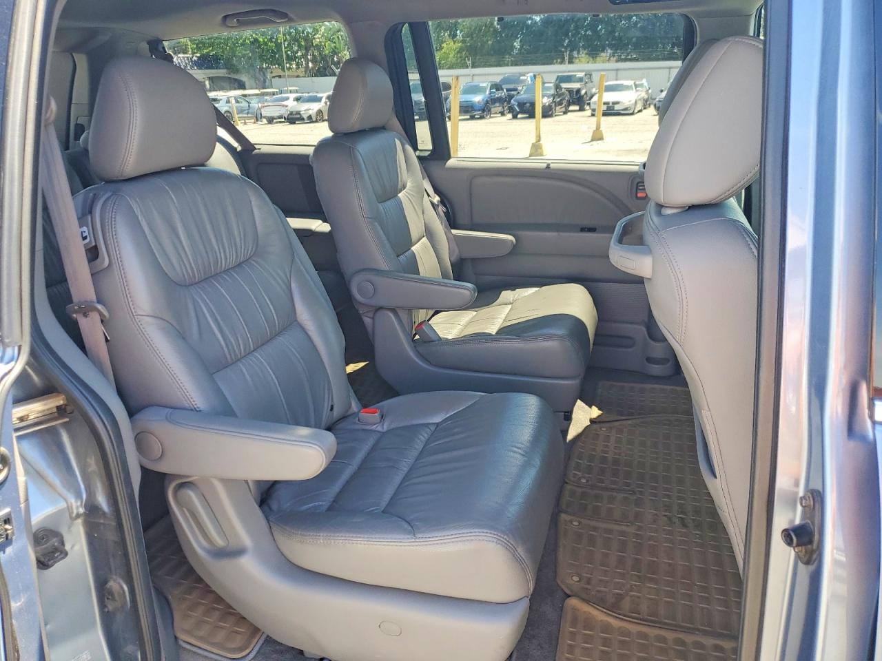 2010 HONDA ODYSSEY TOURING photo 21