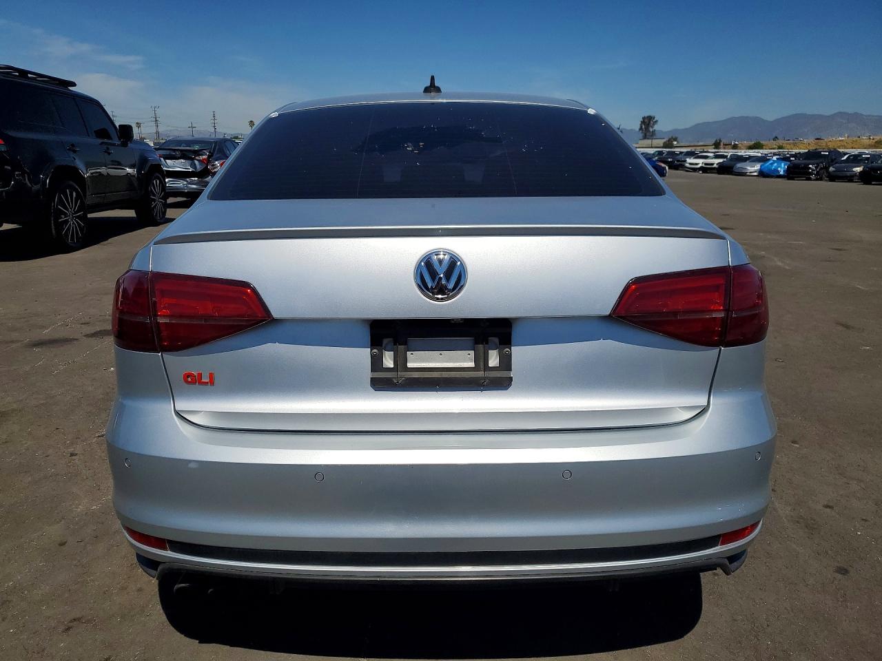 2016 VOLKSWAGEN JETTA GLI photo 16
