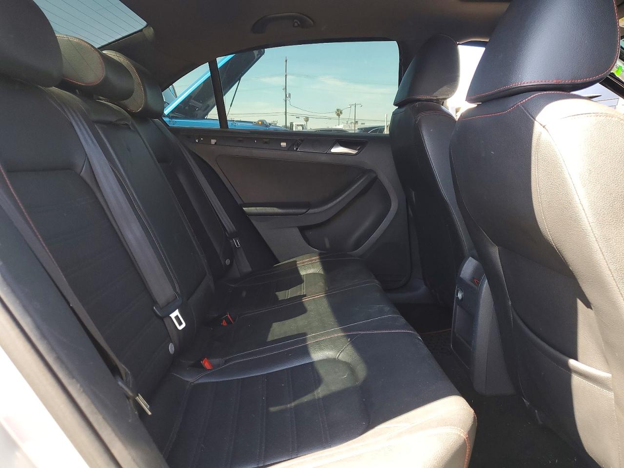 2016 VOLKSWAGEN JETTA GLI photo 28