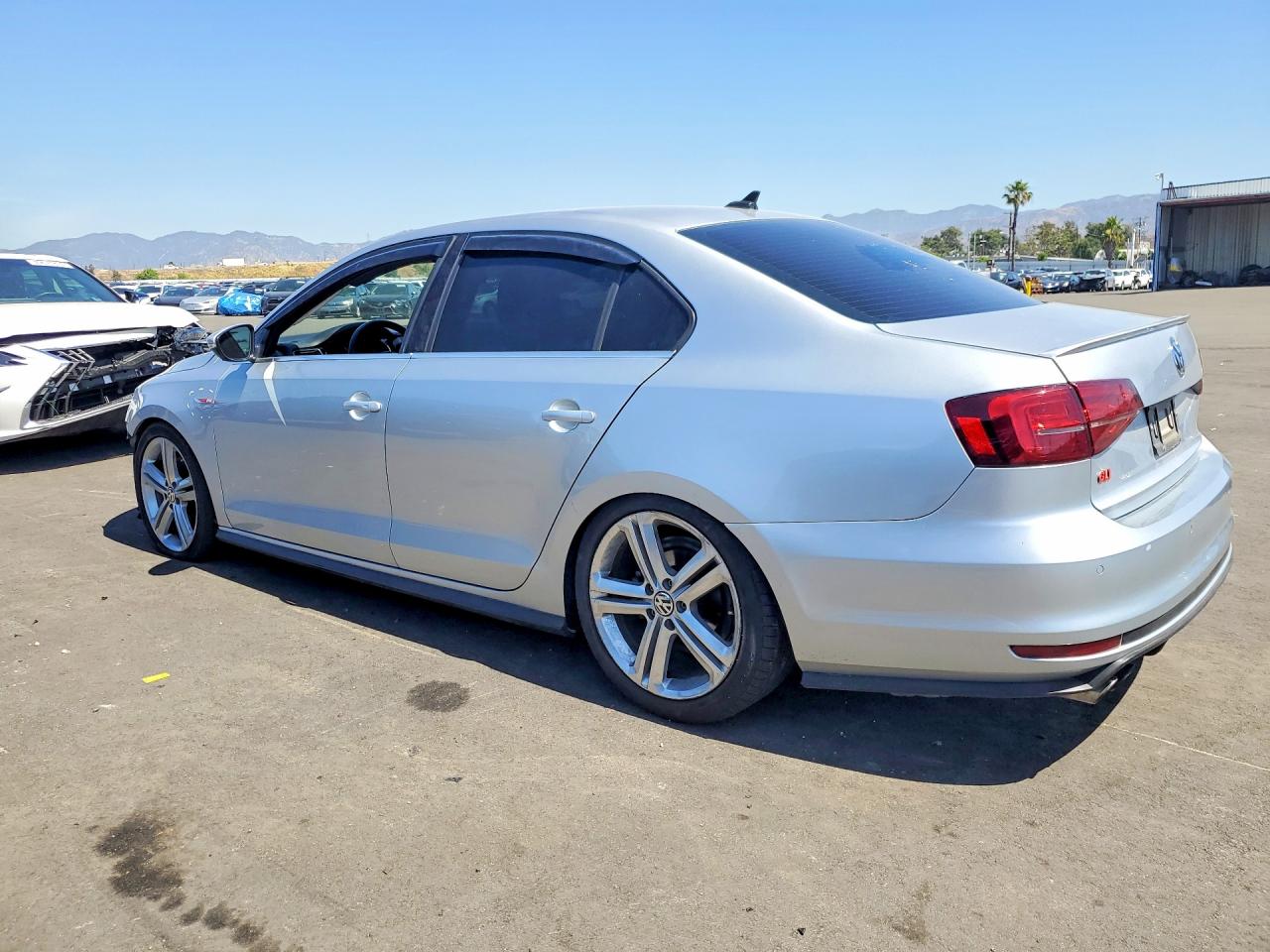 2016 VOLKSWAGEN JETTA GLI photo 4