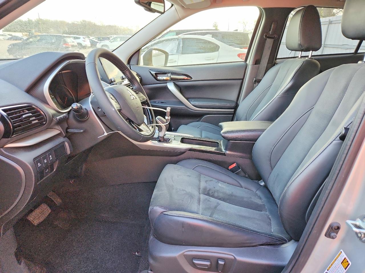 2024 MITSUBISHI ECLIPSE CROSS SE photo 13