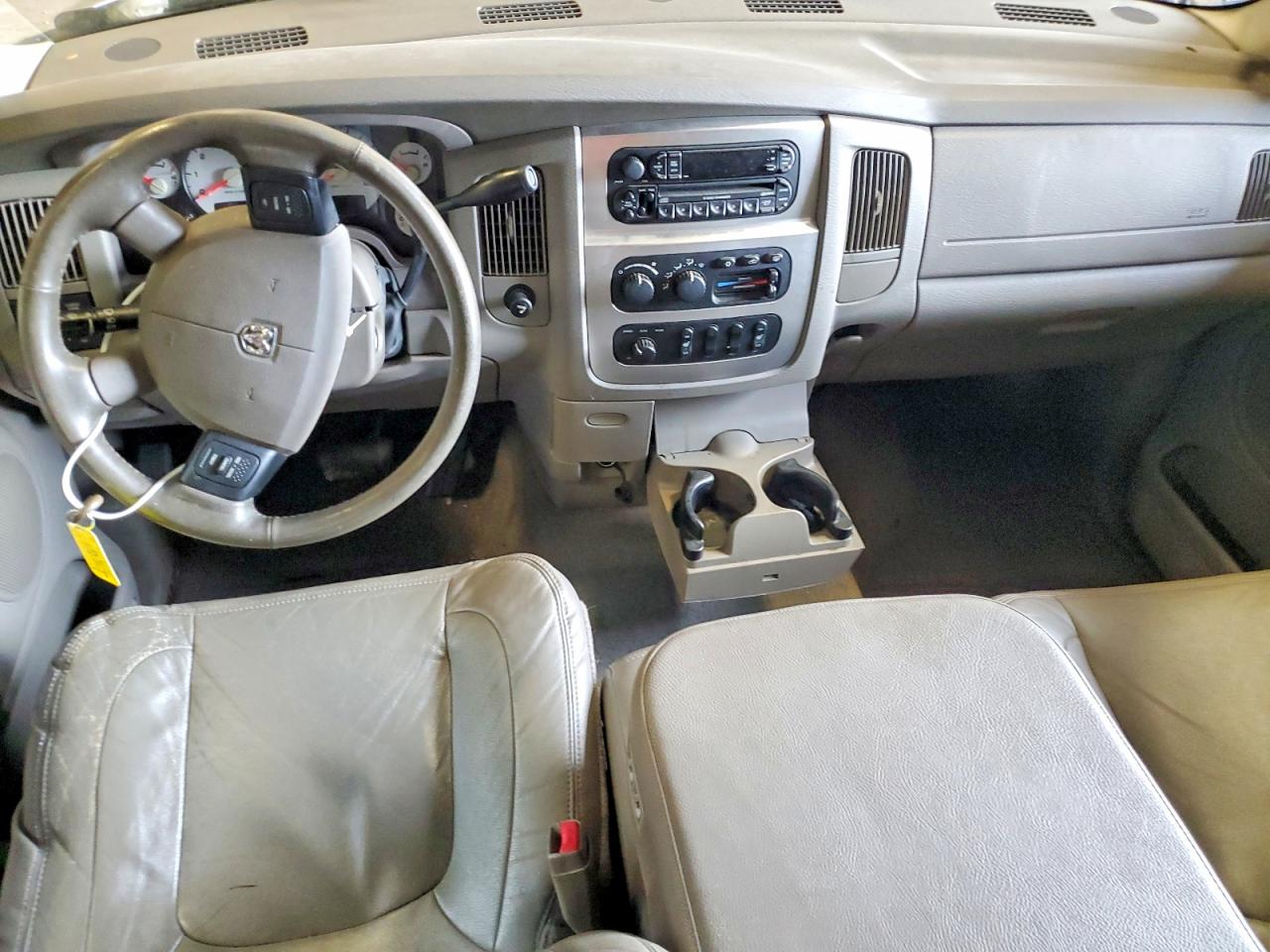 2004 DODGE RAM 1500 ST photo 8