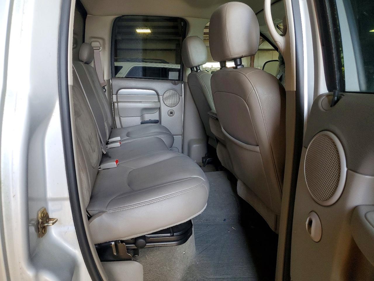 2004 DODGE RAM 1500 ST photo 10