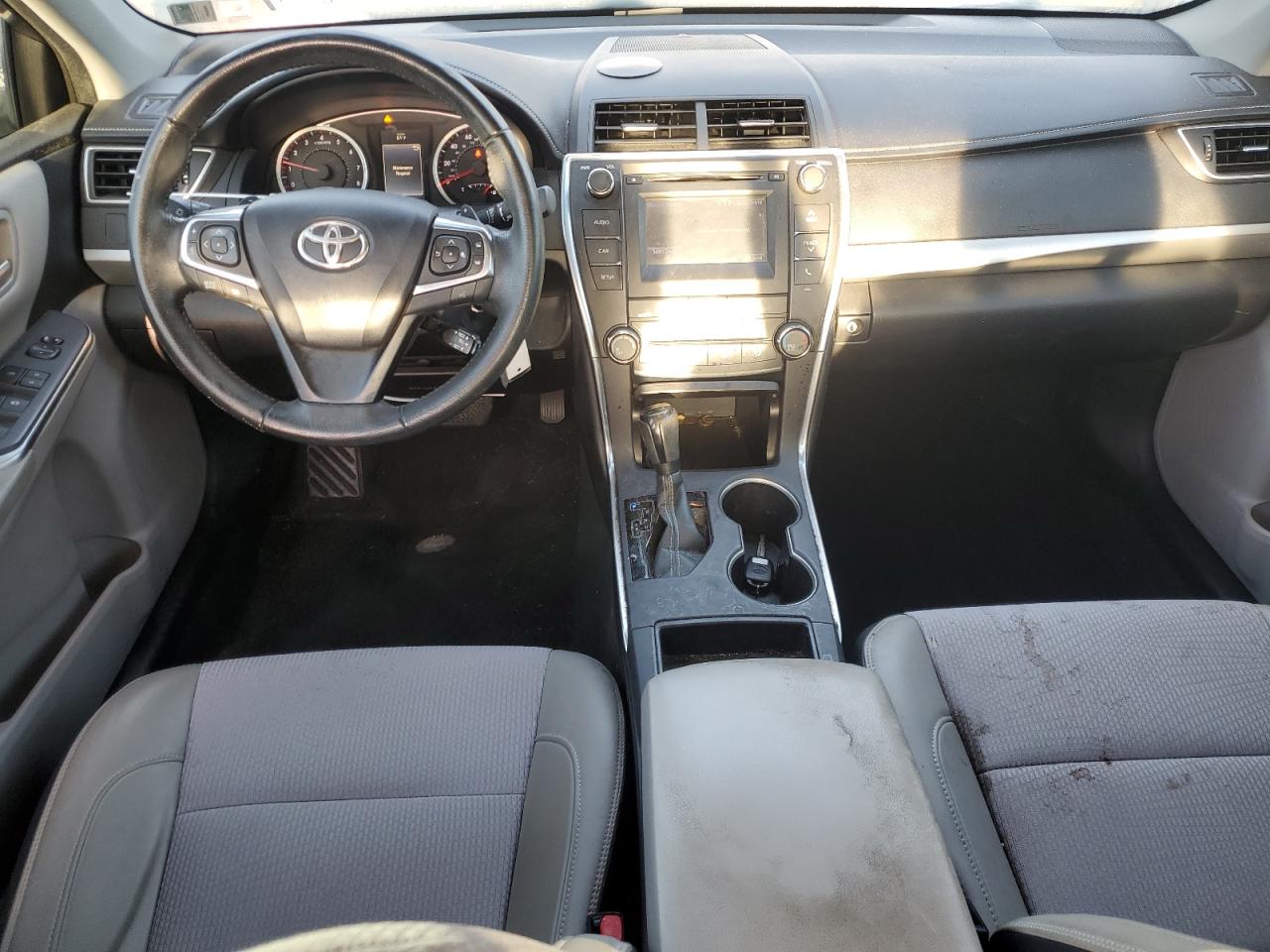 2016 TOYOTA CAMRY SE photo 22