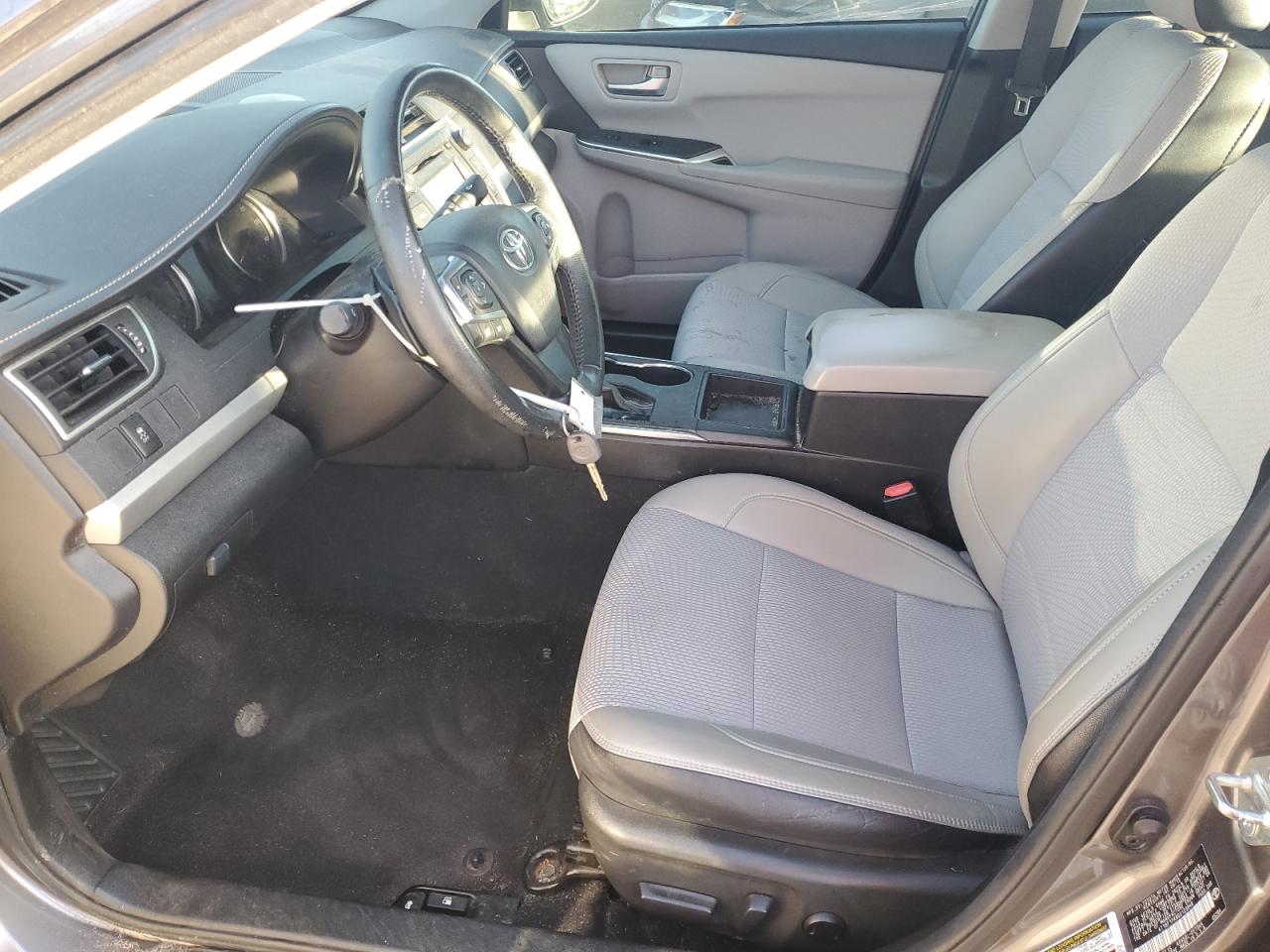 2016 TOYOTA CAMRY SE photo 19
