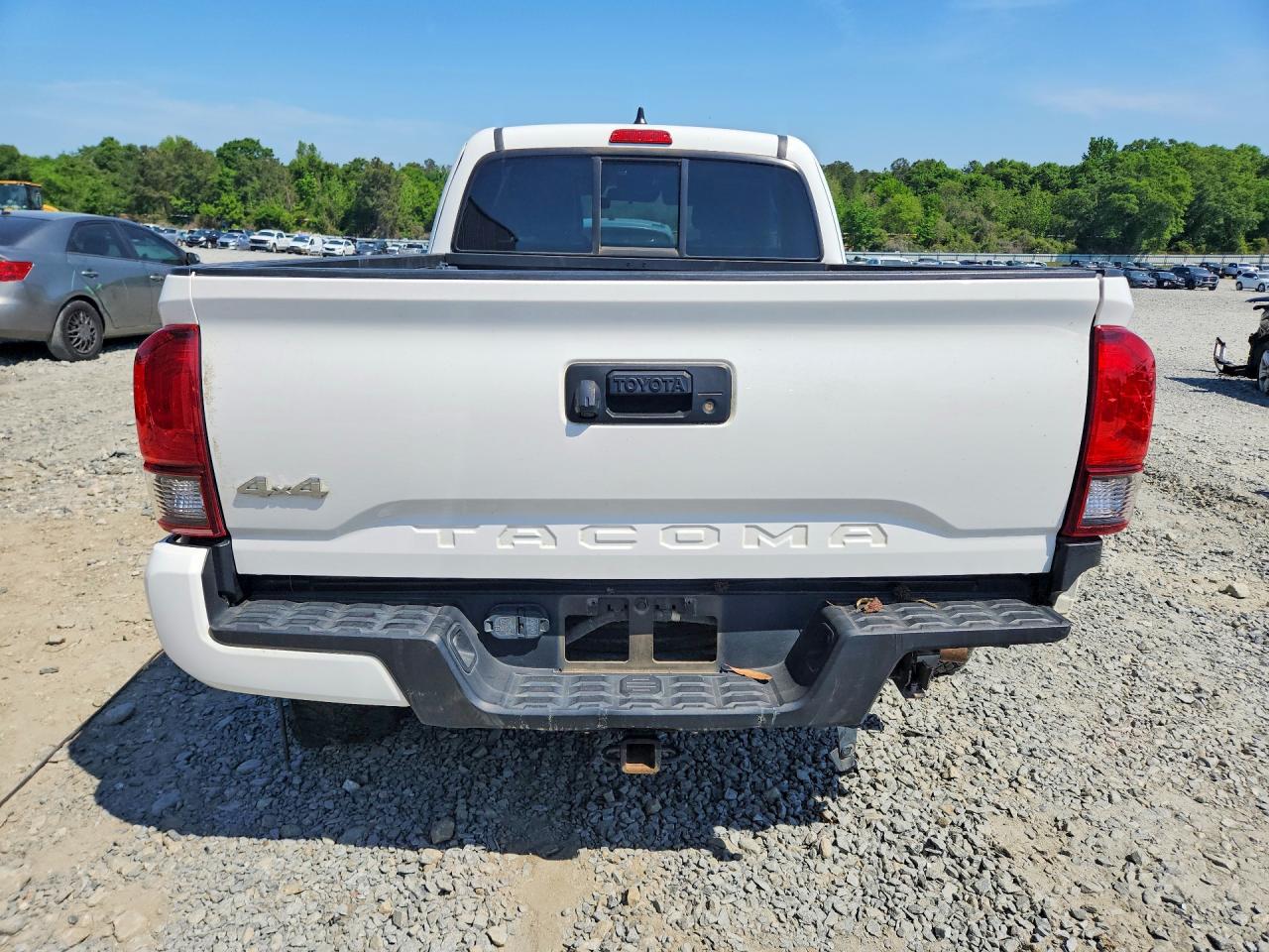 2022 TOYOTA TACOMA SR photo 11