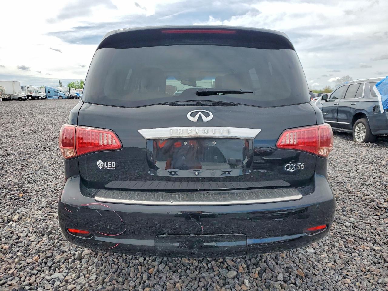2012 INFINITI QX56 BASE photo 11