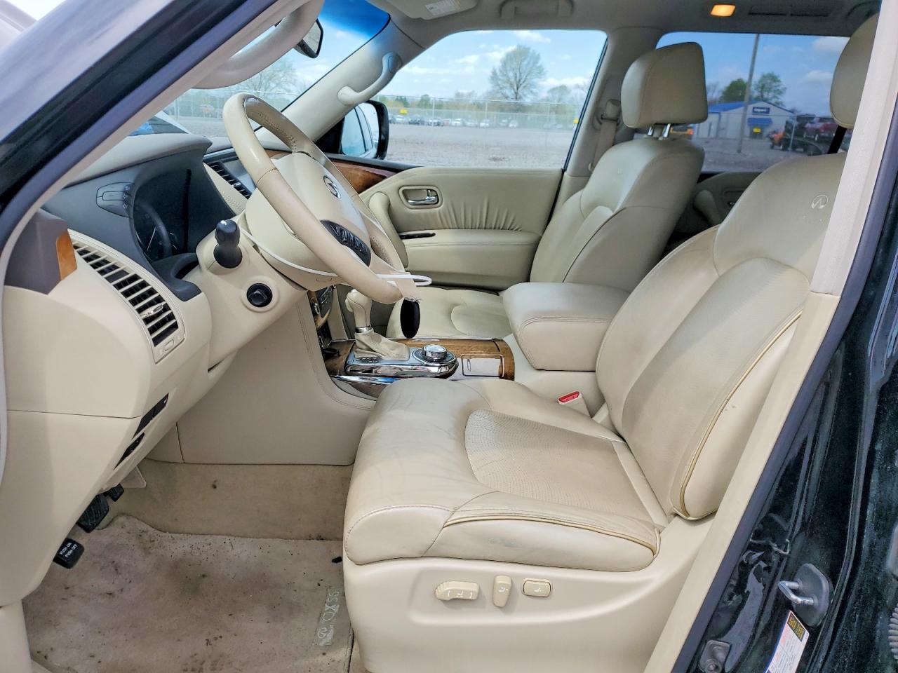 2012 INFINITI QX56 BASE photo 13