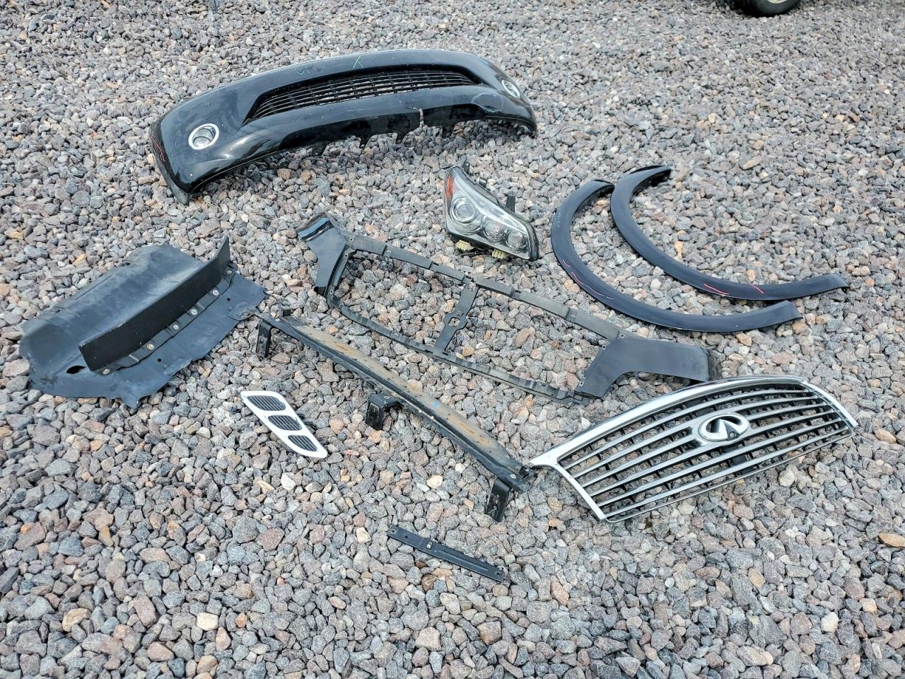 2012 INFINITI QX56 BASE photo 25