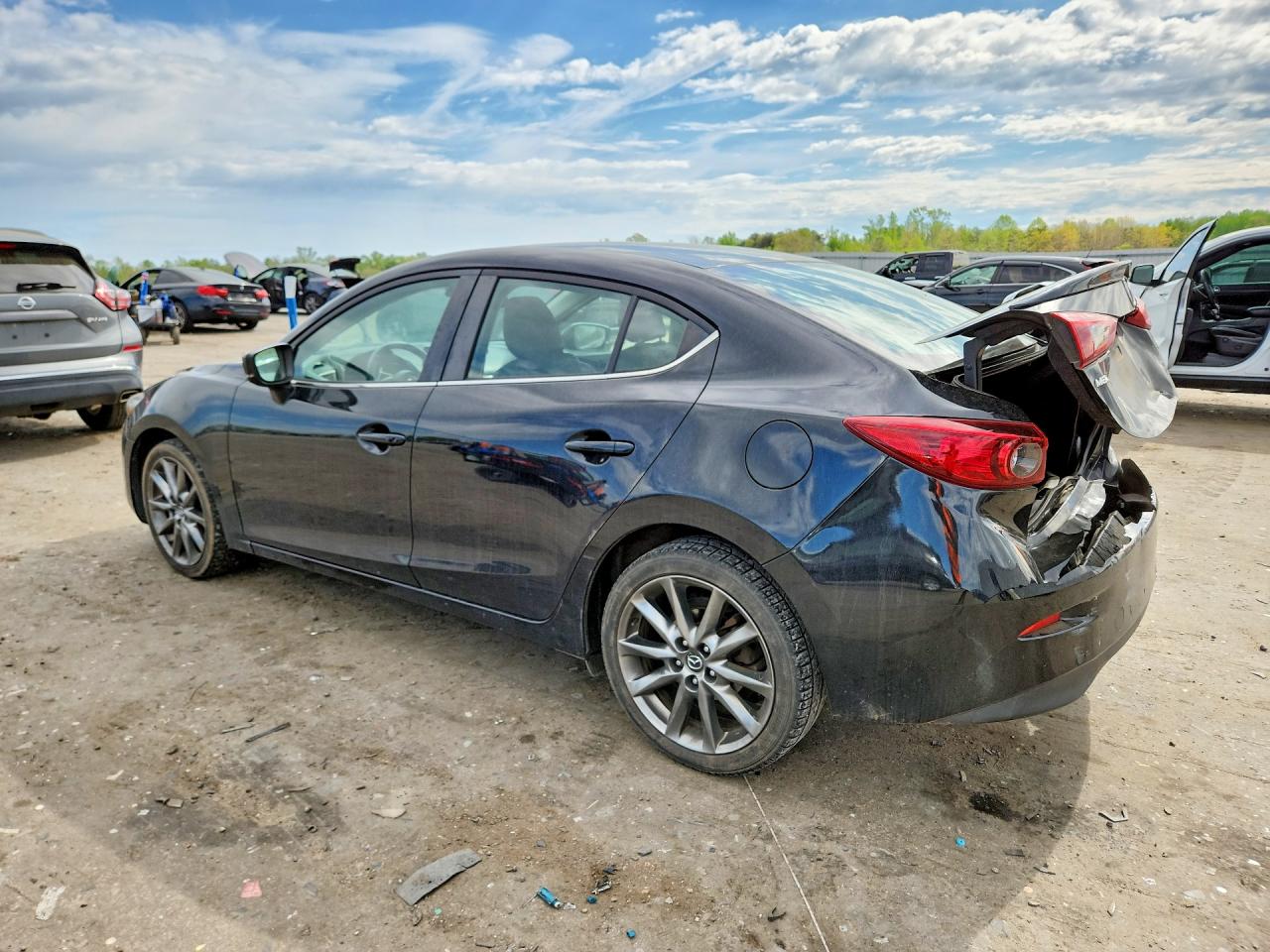 2018 MAZDA 3 TOURING photo 2