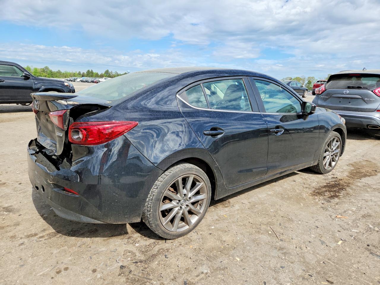 2018 MAZDA 3 TOURING photo 3