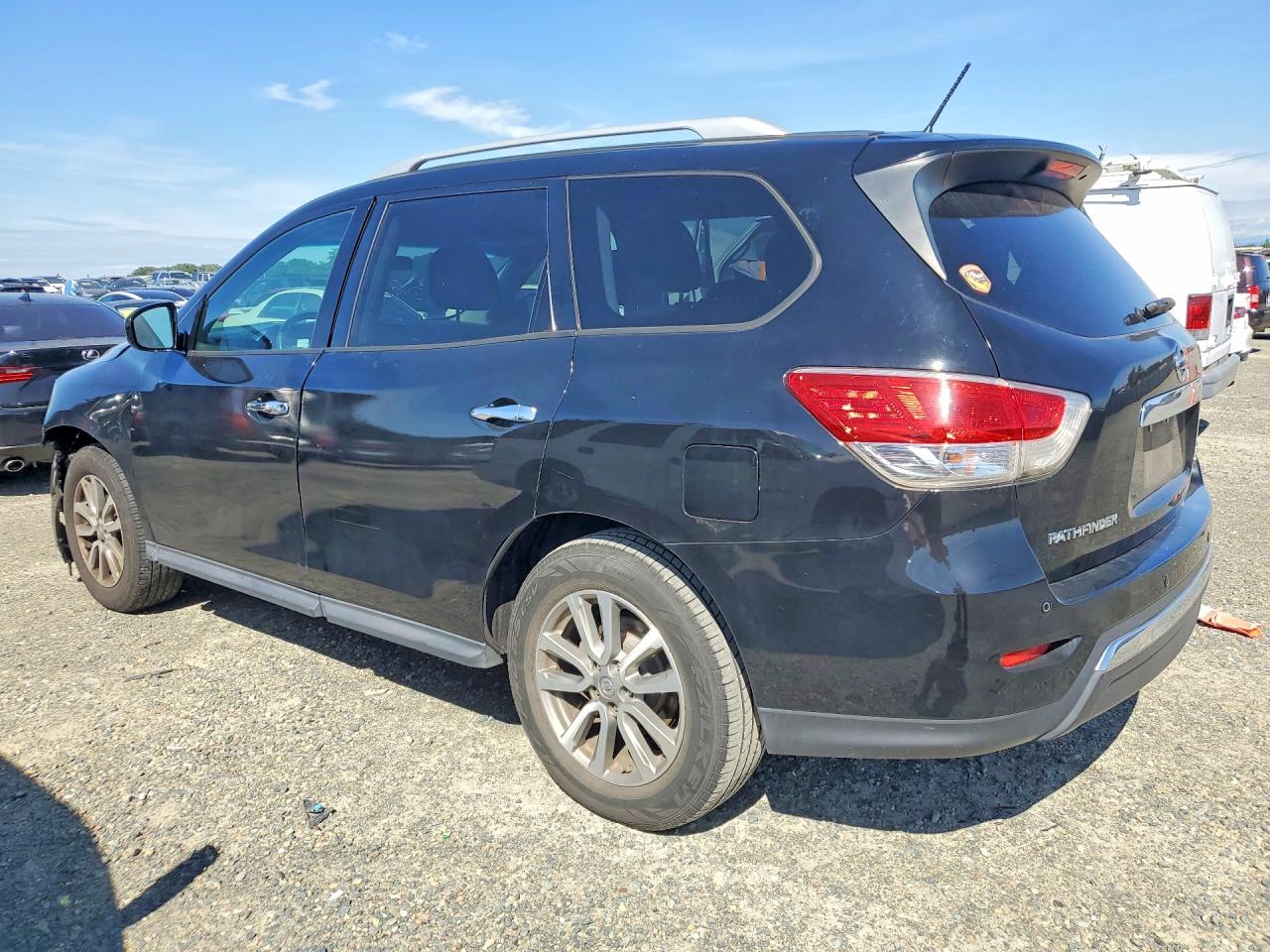 2013 NISSAN PATHFINDER S photo 3