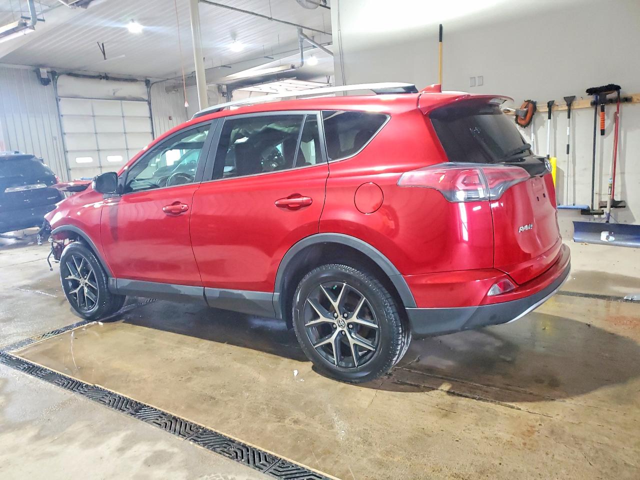 2017 TOYOTA RAV4 SE photo 3