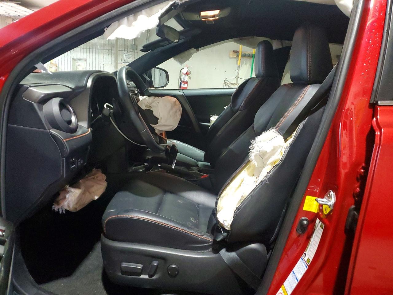 2017 TOYOTA RAV4 SE photo 13