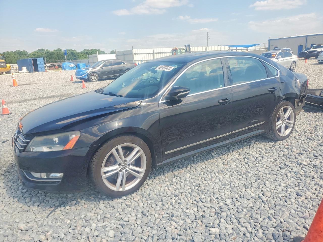 2012 VOLKSWAGEN PASSAT
