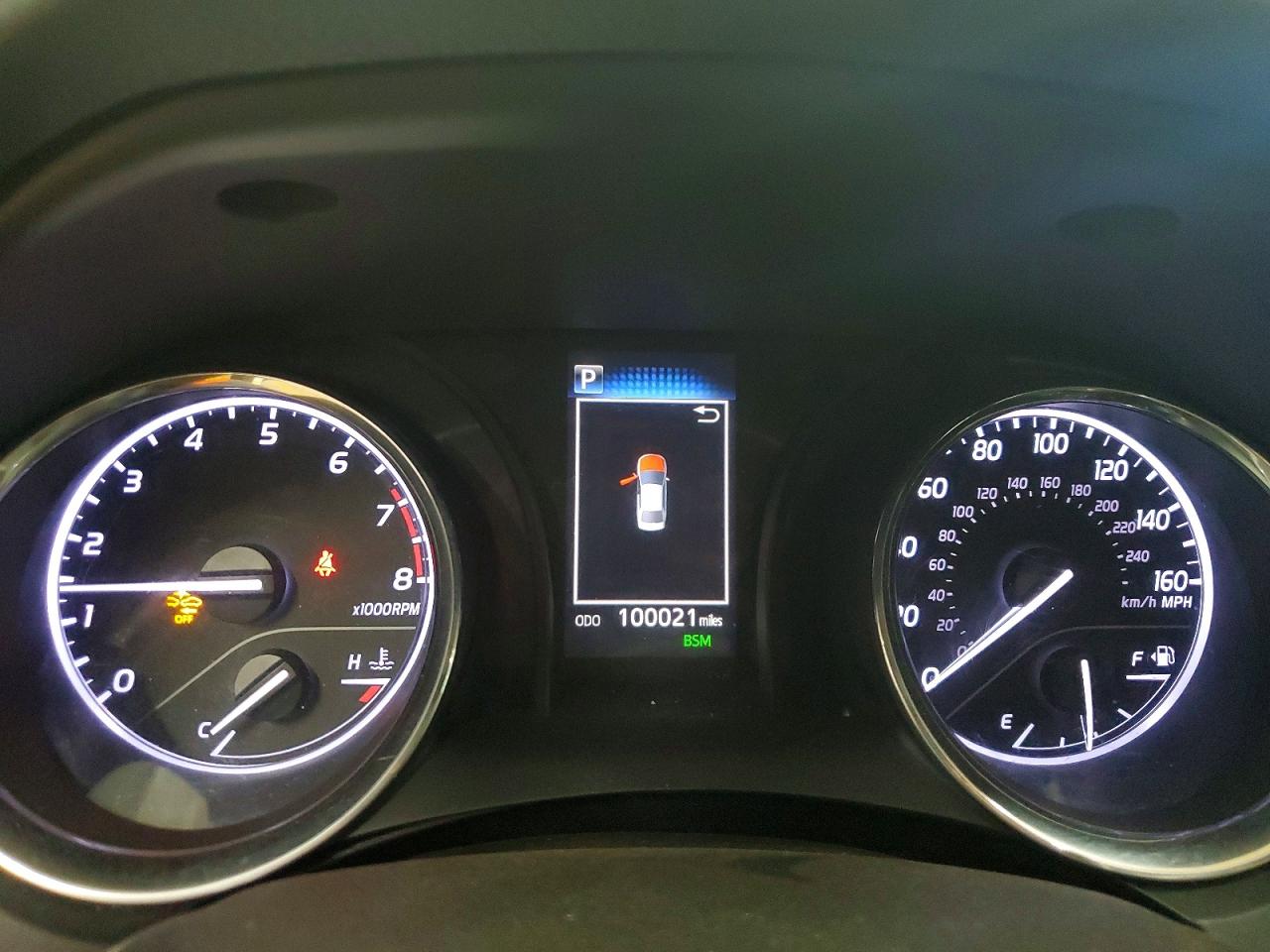 2019 TOYOTA CAMRY SE photo 9