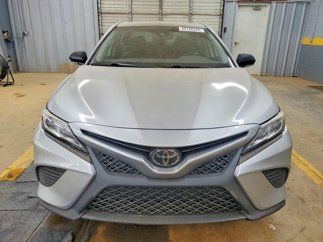 2019 TOYOTA CAMRY SE photo 5