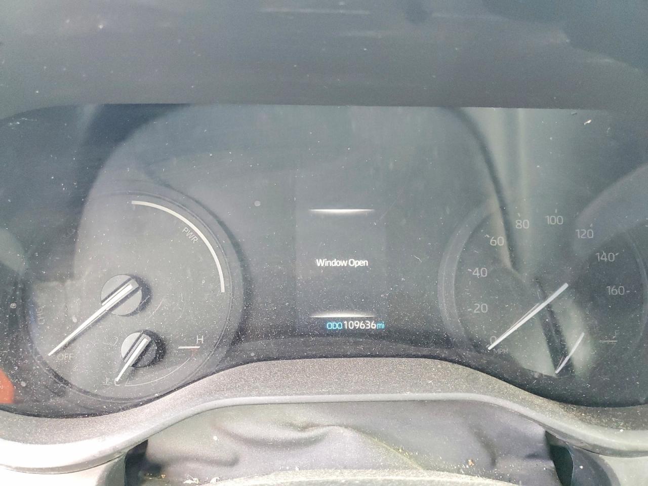 2022 TOYOTA SIENNA LE photo 9
