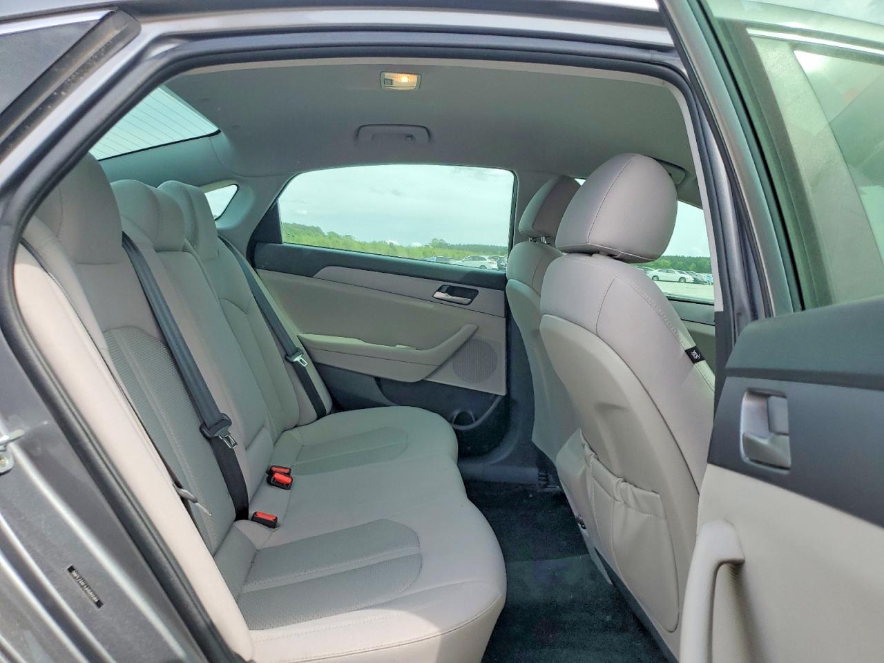 2018 HYUNDAI SONATA SE photo 28