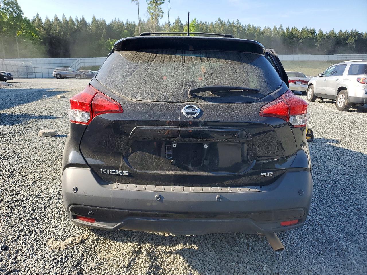 2020 NISSAN KICKS SR photo 11
