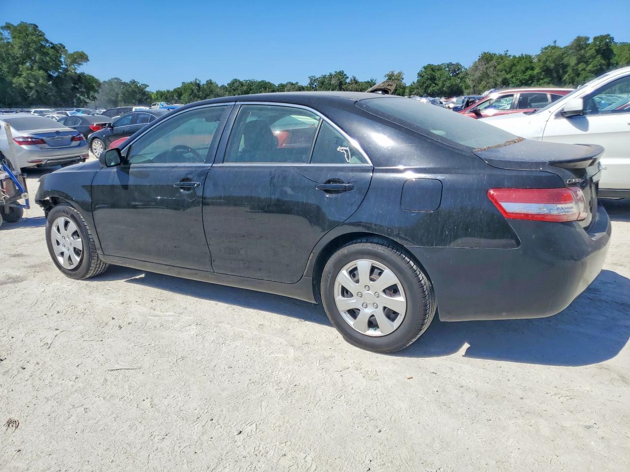 2010 TOYOTA CAMRY LE photo 4