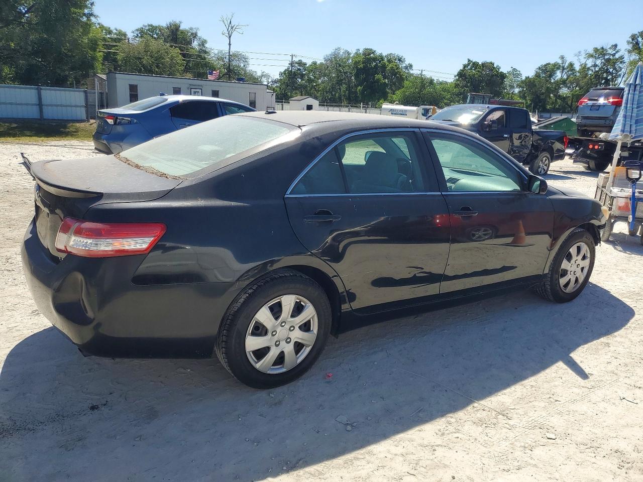 2010 TOYOTA CAMRY LE photo 7