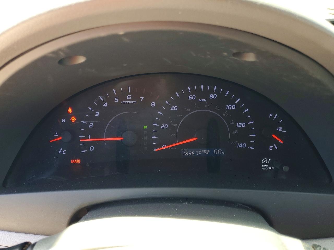 2010 TOYOTA CAMRY LE photo 25