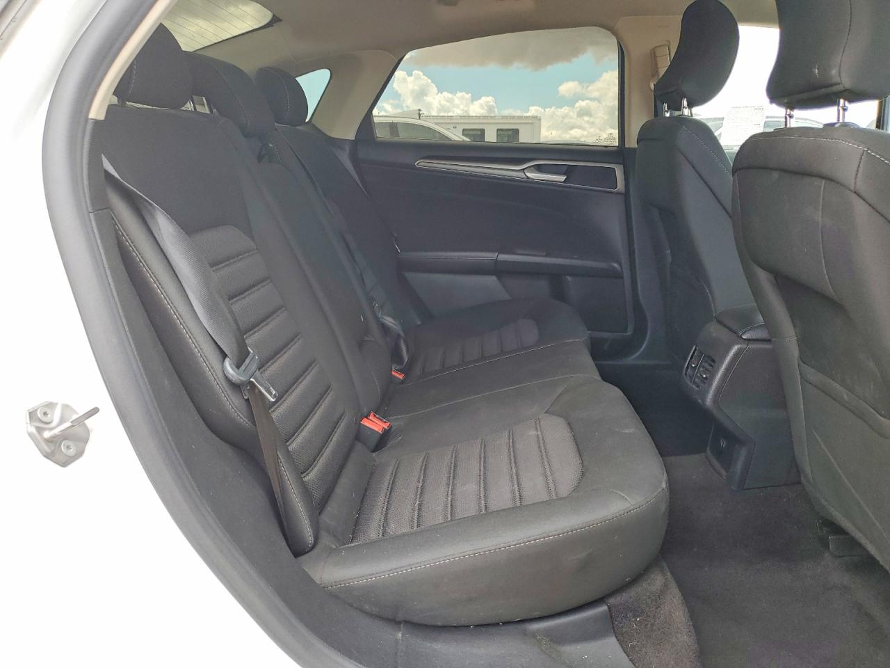 2019 FORD FUSION SE photo 28