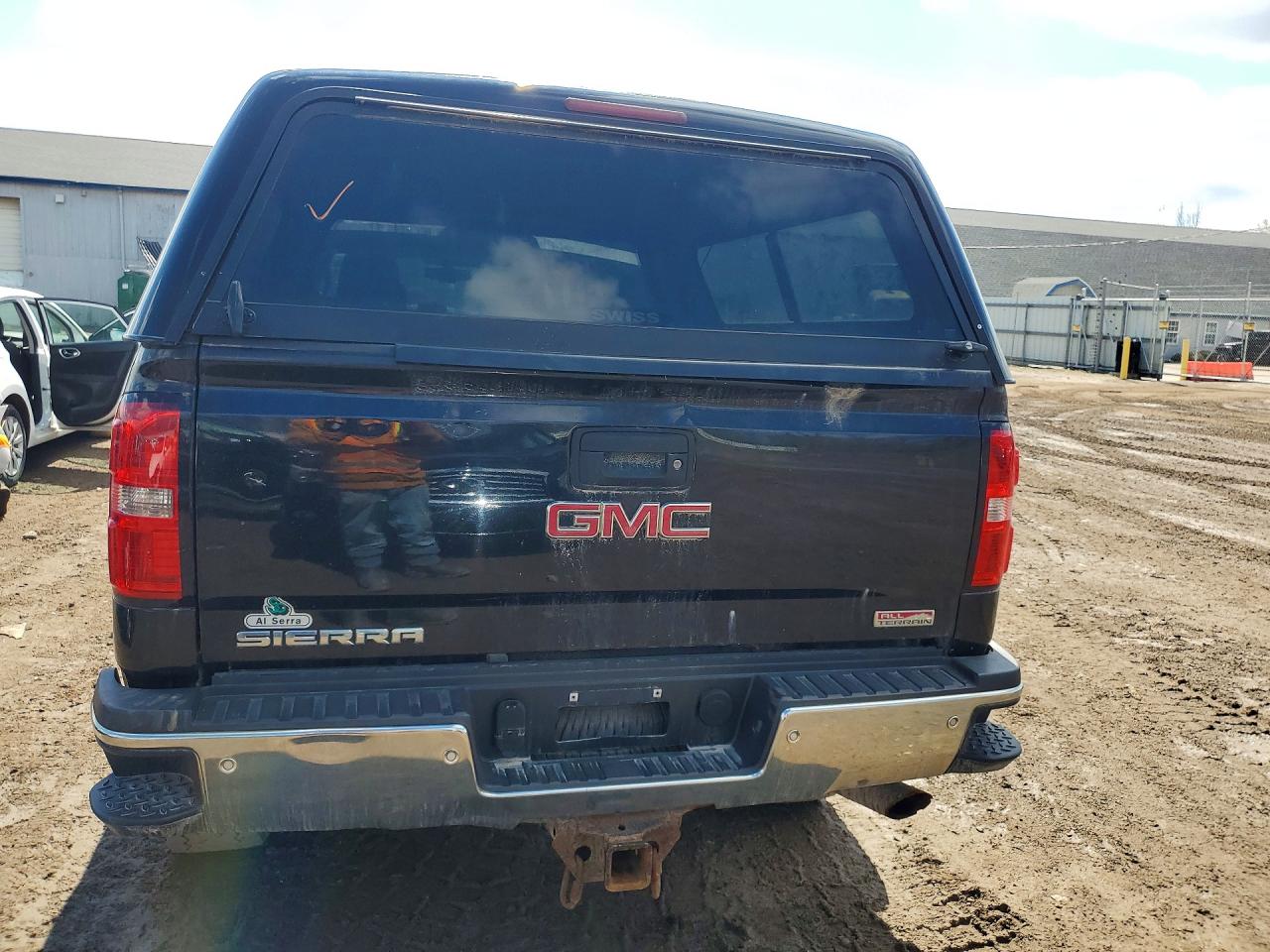 2015 GMC SIERRA K2500 SLE photo 11