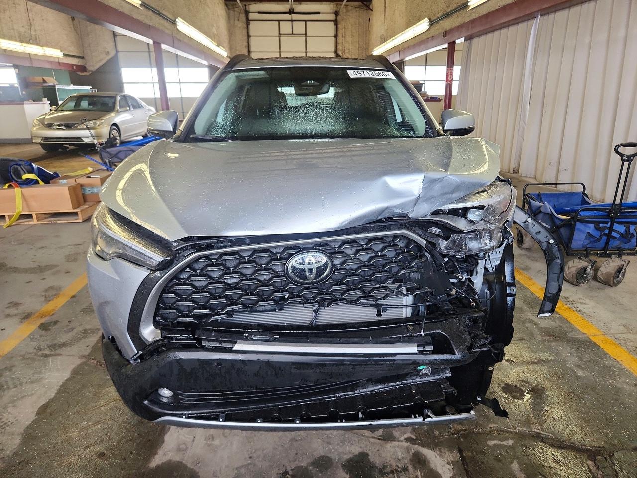2024 TOYOTA COROLLA CROSS XLE photo 9