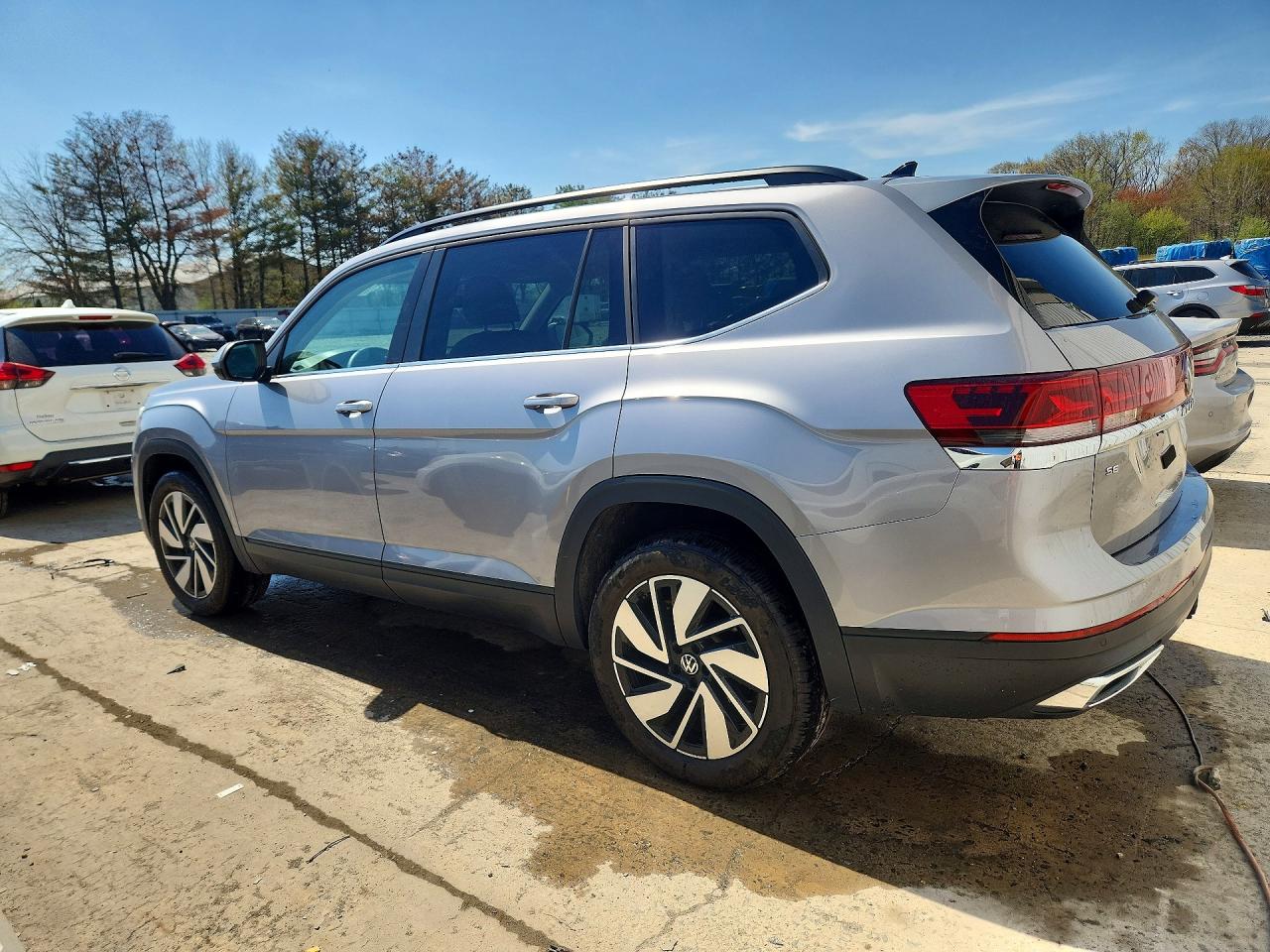 2024 VOLKSWAGEN ATLAS SE photo 4