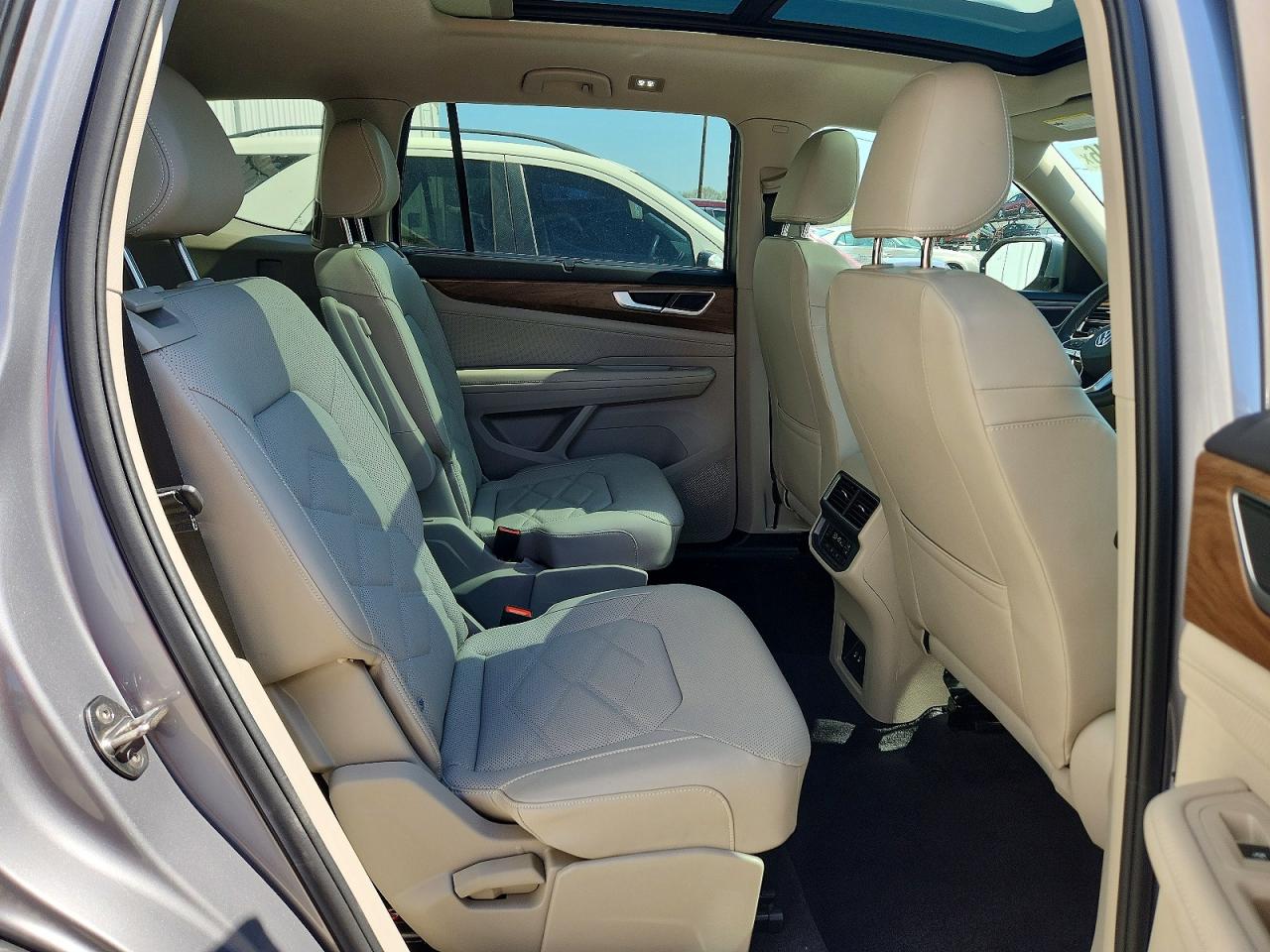 2024 VOLKSWAGEN ATLAS SE photo 31