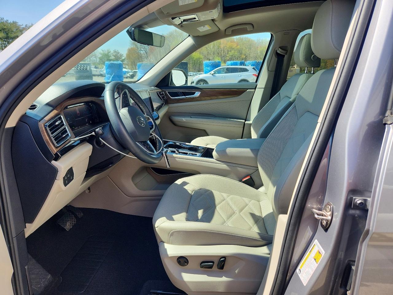 2024 VOLKSWAGEN ATLAS SE photo 19
