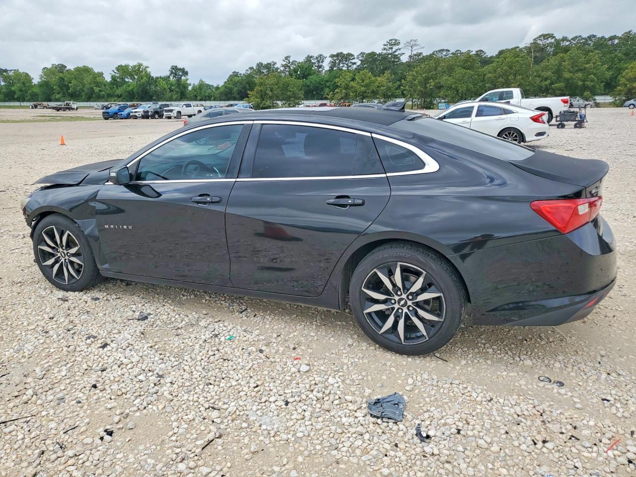 2017 CHEVROLET MALIBU LT photo 3
