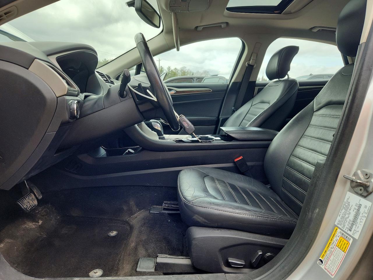 2014 FORD FUSION SE photo 19