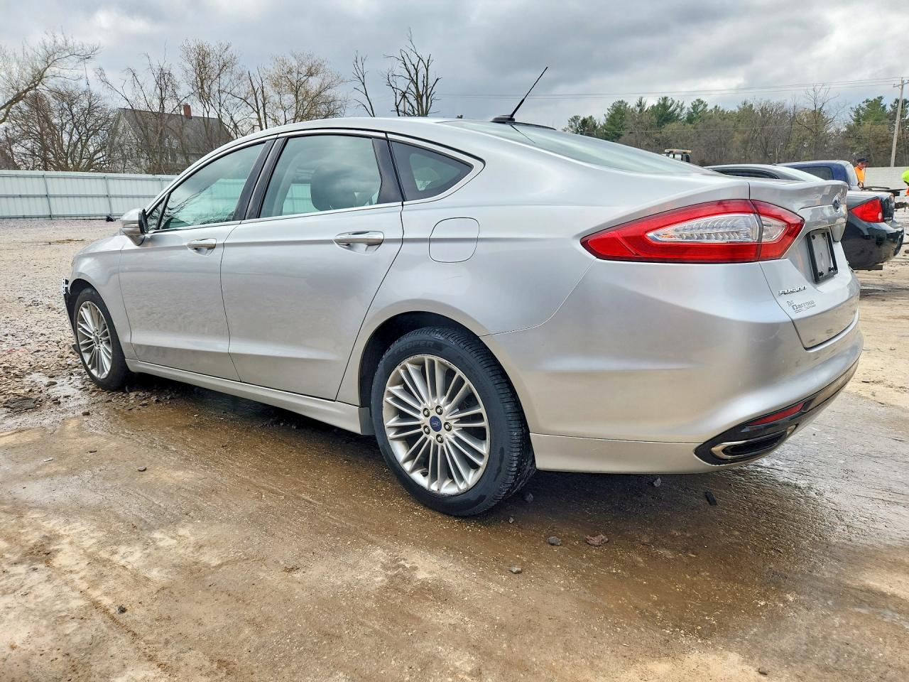 2014 FORD FUSION SE photo 4